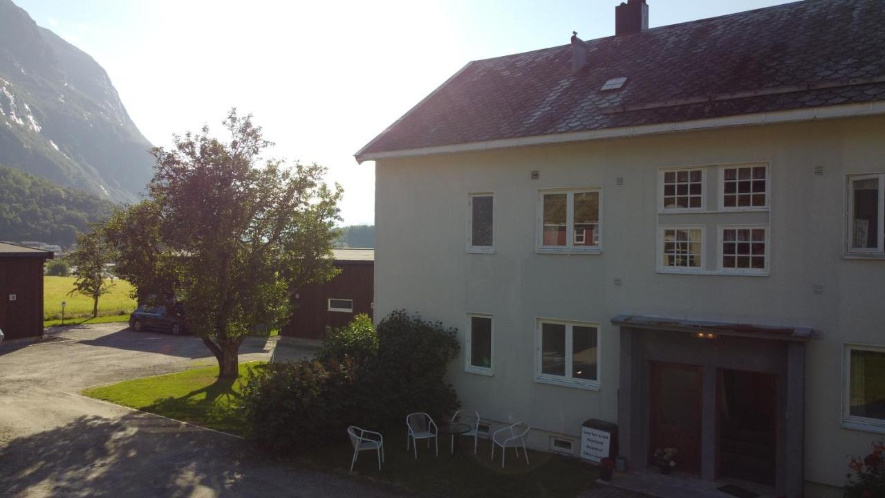 Andalsnes Hostel ภายนอก รูปภาพ